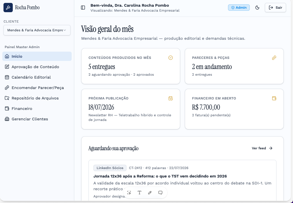 Tela do Portal do Cliente com indicadores do mês, feed de aprovação de conteúdo e menu lateral
